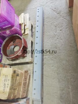 Нож отвала GR215 (040100011)