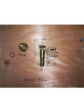 Шпилька с гайкой задняя крепления колеса (50011032/80513001)